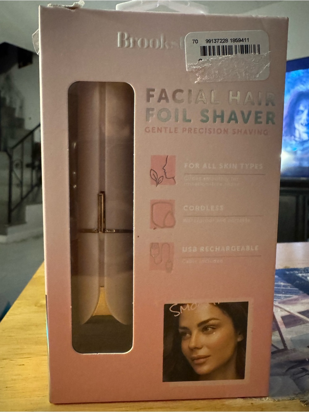 Brookstone Pink and Gold Facial Hair Foil Shaver